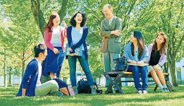 札幌で育む、豊かな教養と国際的視野。「世にあって星のように輝く」北海道屈指の文系総合大学―北星学園大学
